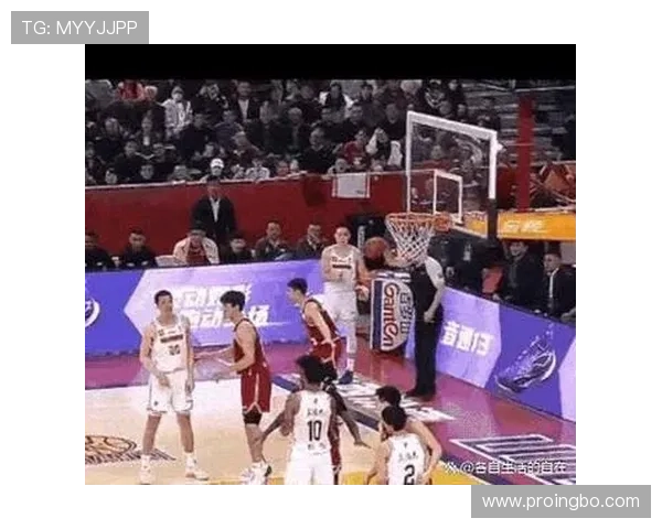 打手犯规具体定义是什么，什么样的动作会被吹打手犯规